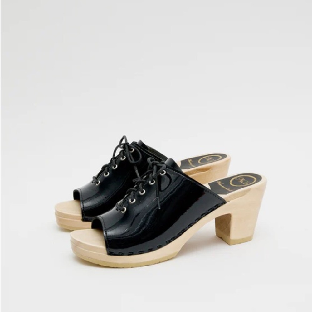 NO6 Simone Clog in Navy Patent Leather
